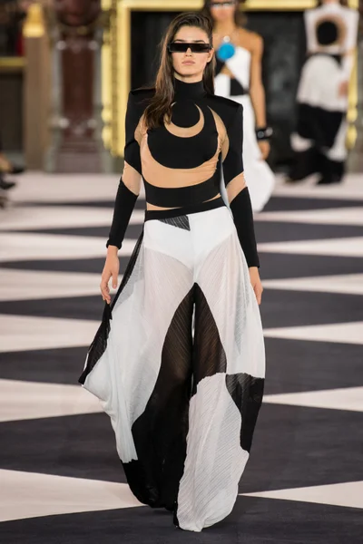 Look 1